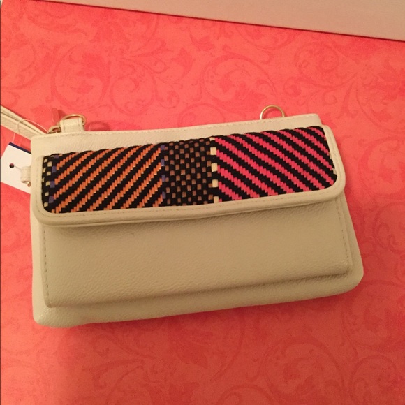 Women’s Convertible RFID Wristlet/Wallet/Crossbody Bag - Picture 6 of 6